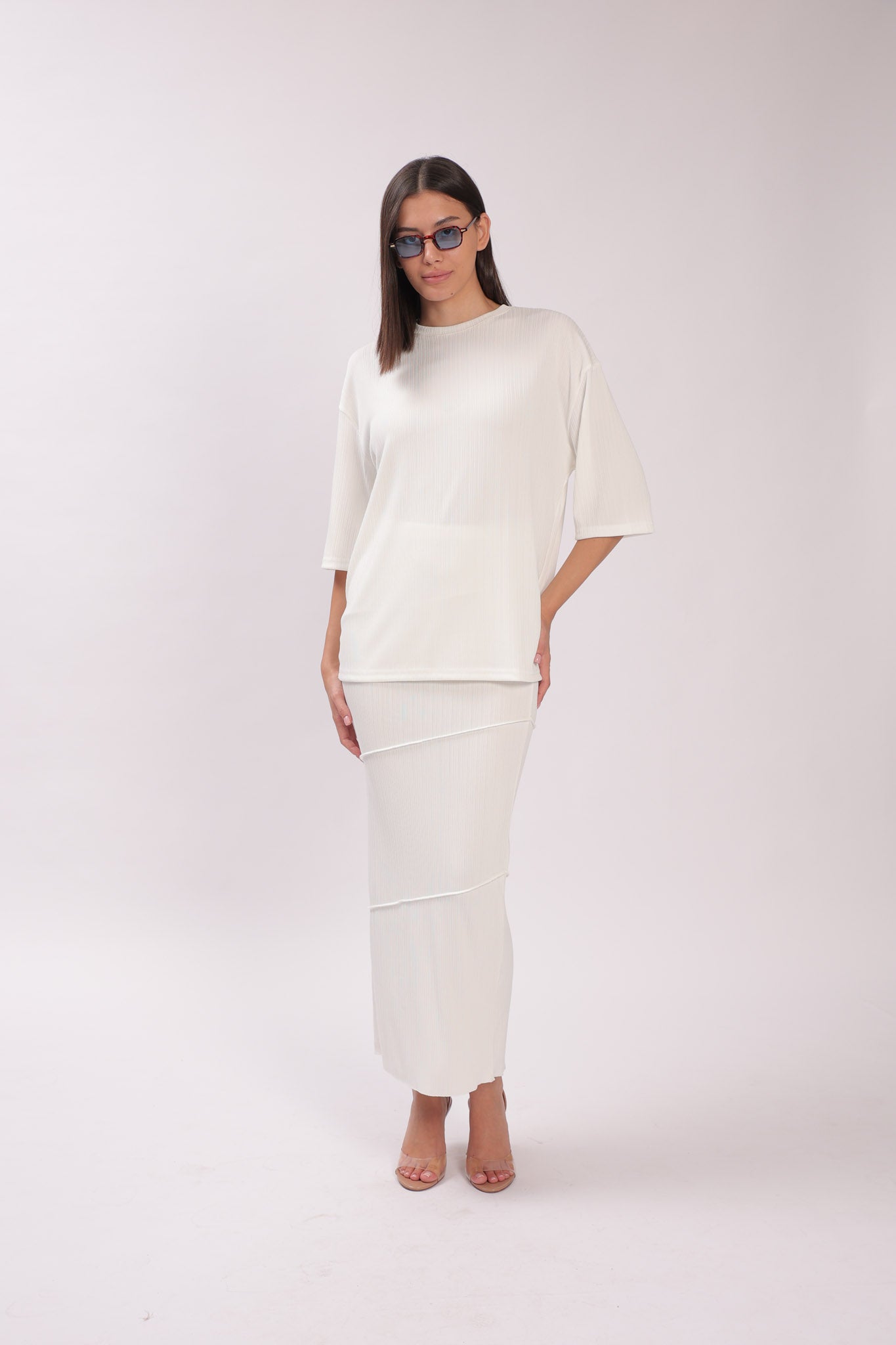 לבן