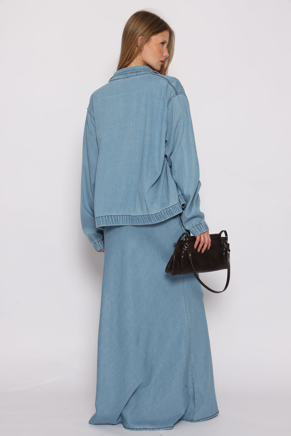 כחול ג'ינס בהיר