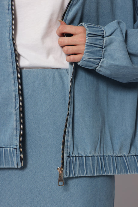 כחול ג'ינס בהיר