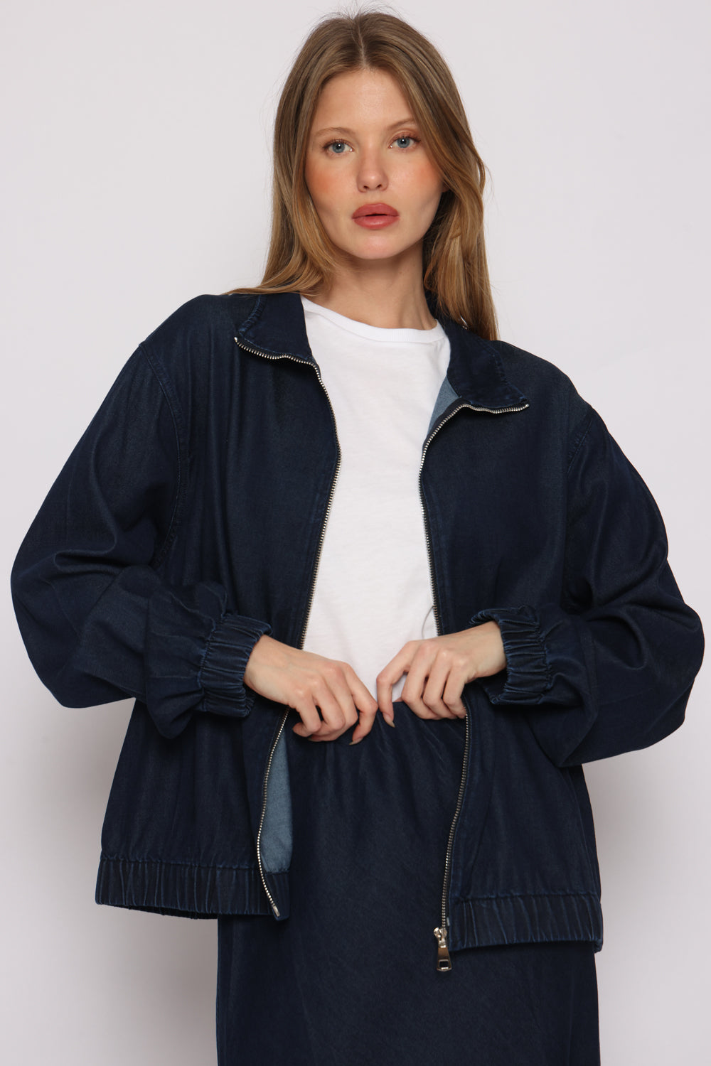 כחול ג'ינס כהה