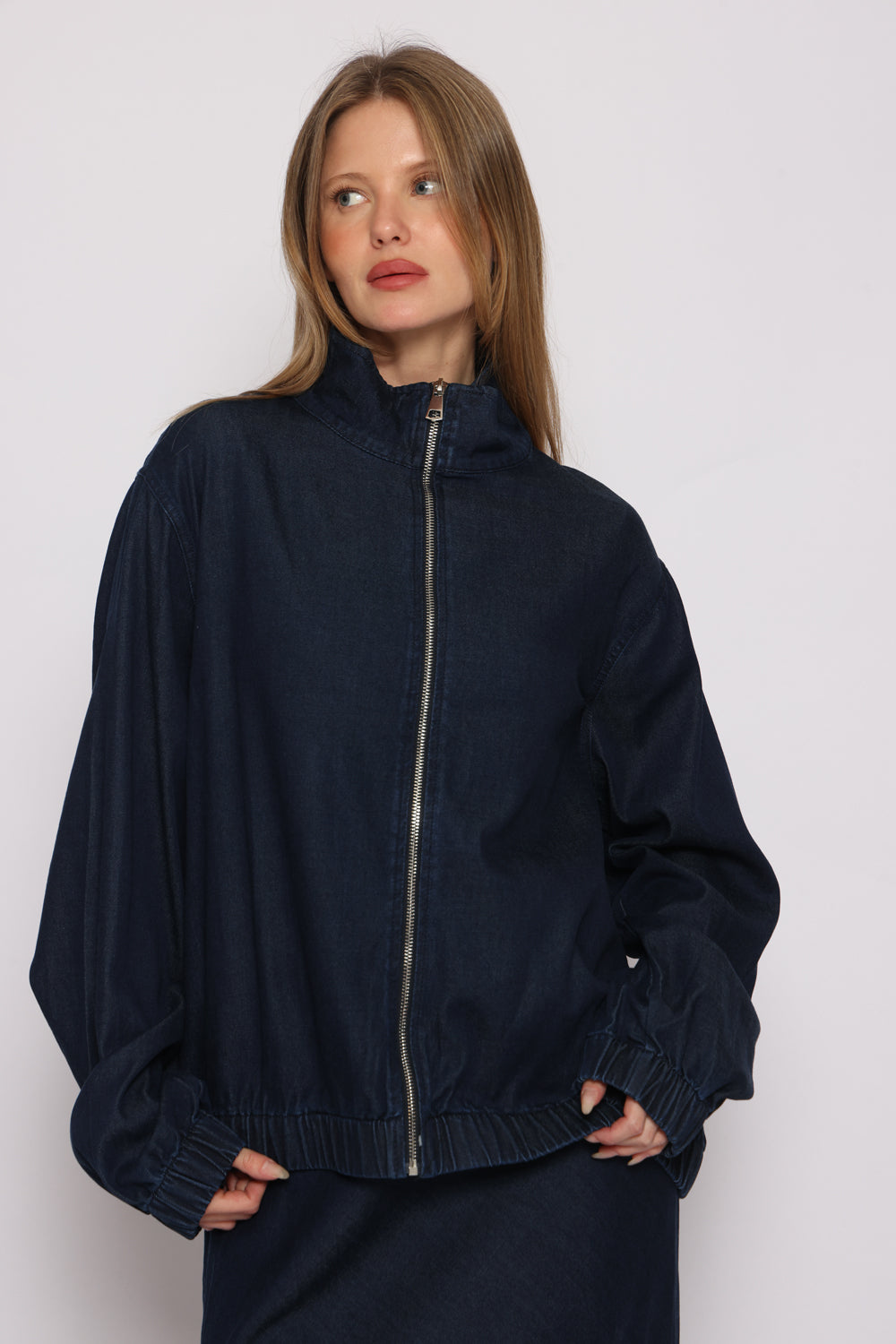 כחול ג'ינס כהה