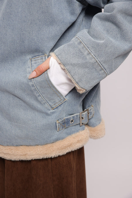 כחול ג'ינס בהיר