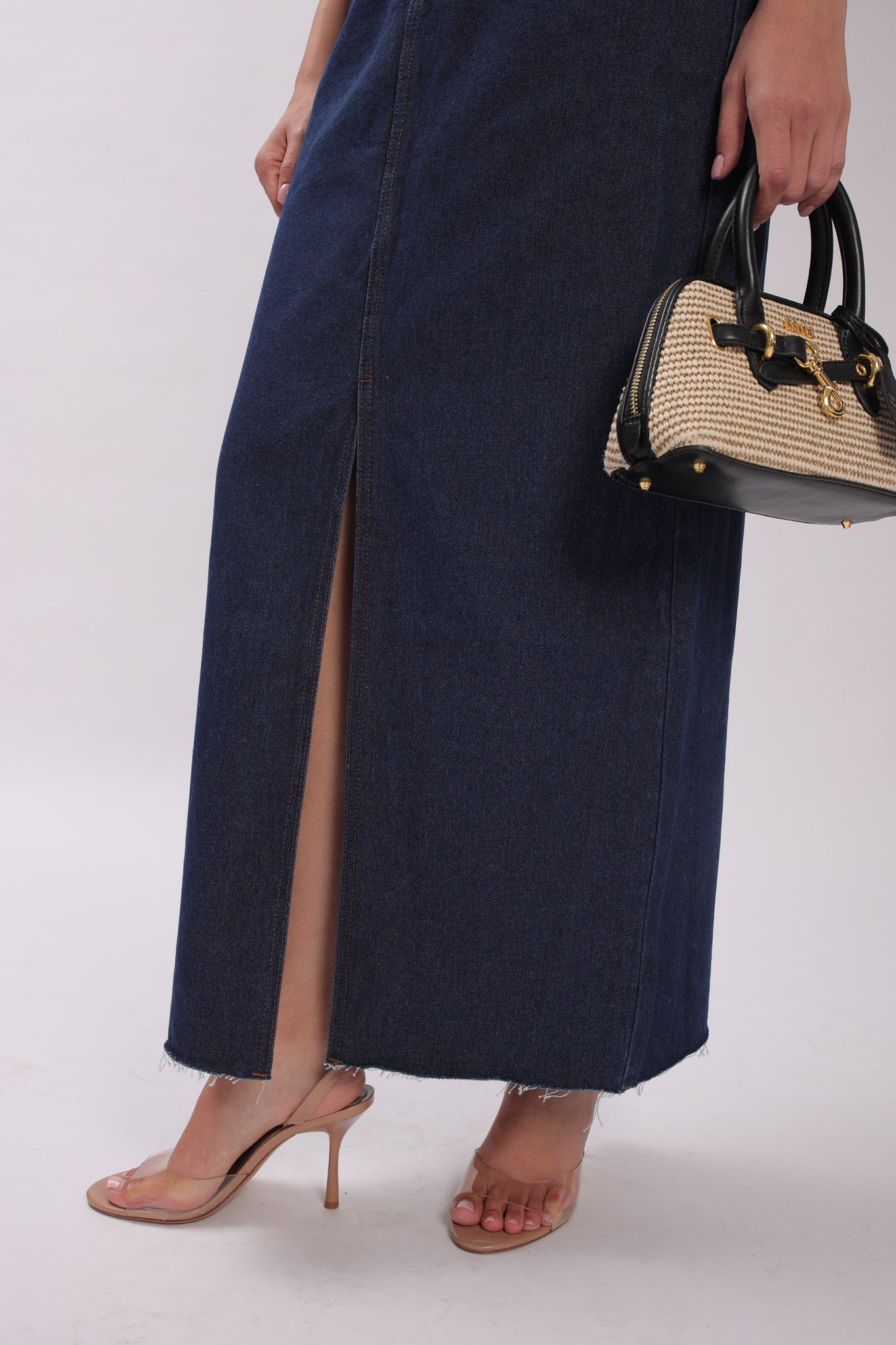 כחול ג'ינס כהה